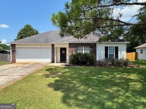 104 Castle Pines Dr, Bonaire, GA 31005