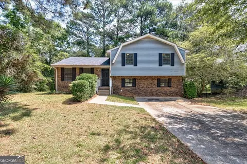 5868 Dan Dr, Ellenwood, GA 30294