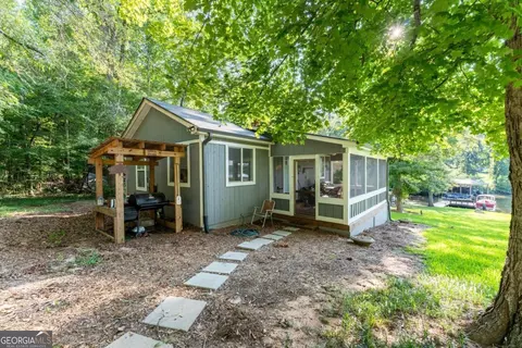 102 Cedar Ln NW, Milledgeville, GA 31061