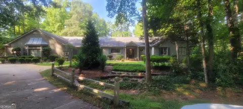 421 Audobon Cir, Griffin, GA 30224