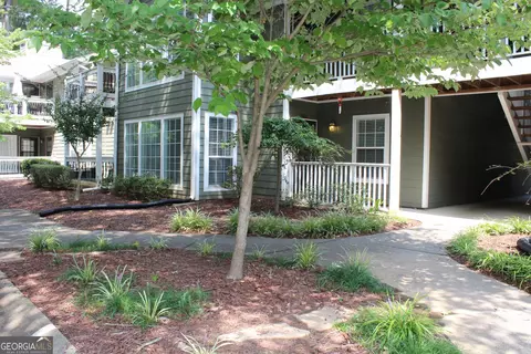 513 Berkeley Woods Dr, Duluth, GA 30096
