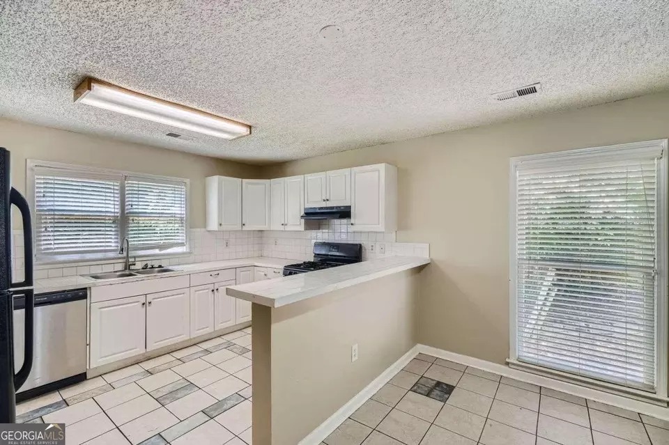  161 Walthall Ave SE, Marietta, GA 30060 photo 9
