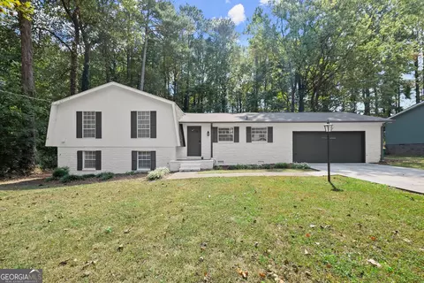 2444 Regal Ct, Lawrenceville, GA 30044