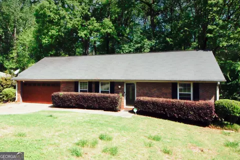 300 Victoria Dr, Ellenwood, GA 30294