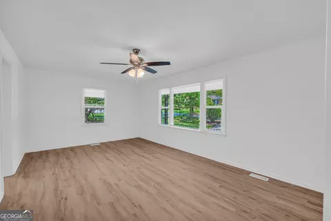 201 3rd St, Barnesville, GA 30204 photo 11