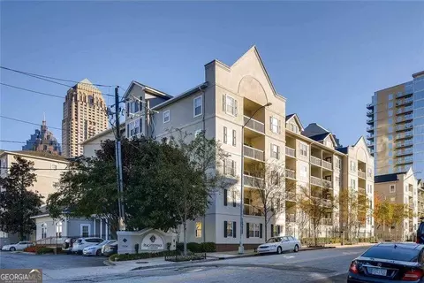 1074 Peachtree Walk NE #B305, Atlanta, GA 30309