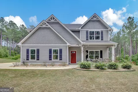64 Limb Ct, Grantville, GA 30220