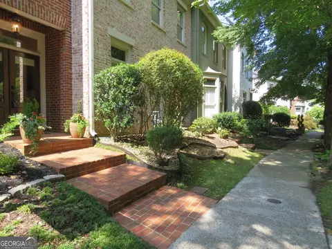 1637 Ridenour Pkwy, Kennesaw, GA 30152