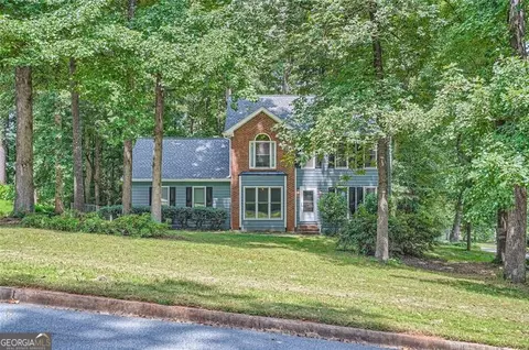 10 Fair Ridge Ct, Covington, GA 30016