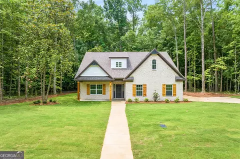 2003 Moores Mill Dr, Lanett, AL 36863