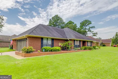 1131 Montclair Dr, Hinesville, GA 31313