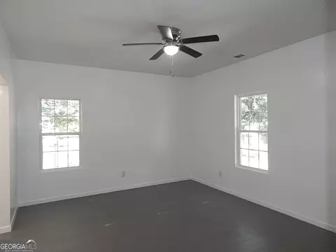 Living - 202 Barron St, Byron, GA 31008 photo 4 of 4