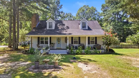 8957 Blacks Bluff Rd SW, Cave Spring, GA 30124