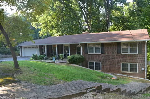 1965 Lyle Ave, College Park, GA 30337
