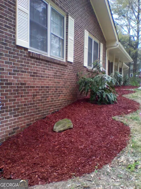 154 Lendon Ln, Lawrenceville, GA 30043