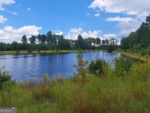 571 Shoreline Drive, Kingsland, GA 31548