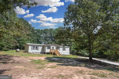 390 Sunset Dr, Hartwell, GA 30643