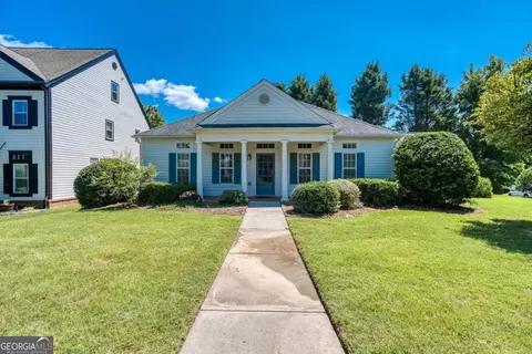 135 Birchwood Pass, Canton, GA 30114