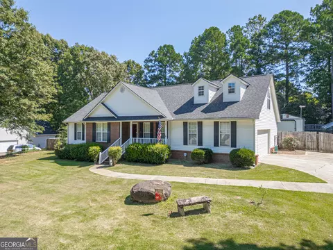 164 Oakview Cir, Gray, GA 31032