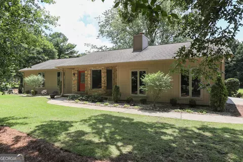 5128 J White Rd, Oakwood, GA 30566