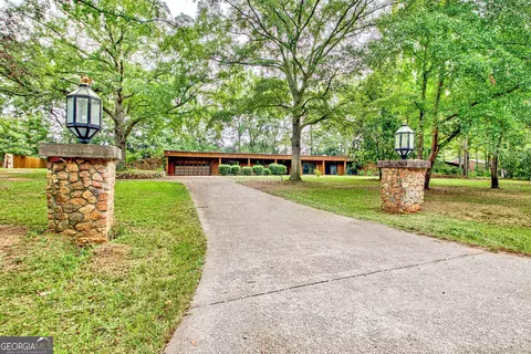 277 Tatum Heights Dr, Lagrange, GA 30240