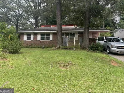 2828 Cloverhurst Dr, East Point, GA 30344