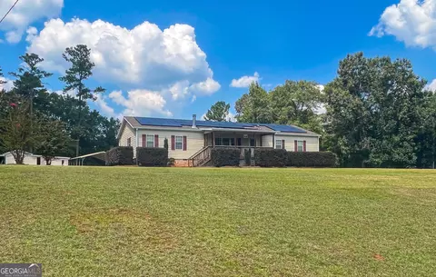 193 High Hill St, Irwinton, GA 31042