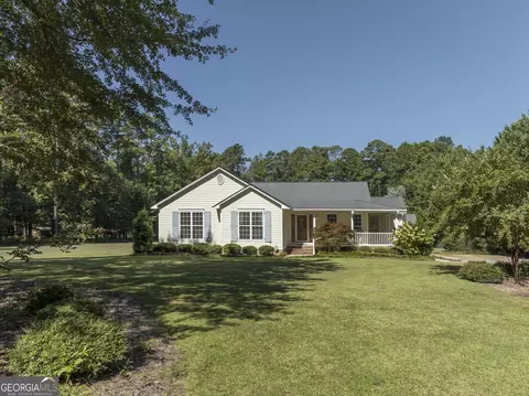 85 Club Forest Dr, Tennille, GA 31089