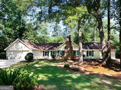 1641 Canton Hills Cir, Marietta, GA 30062