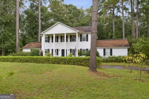 166 Cambridge Cir, Kingsland, GA 31548