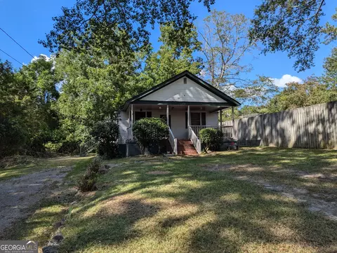306 Holmes St, Barnesville, GA 30204