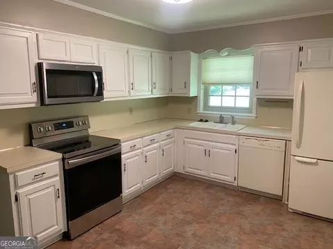 405 E 3rd St, West Point, GA 31833 photo 8