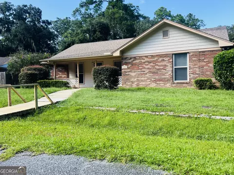 156 W Holly Ave, Kingsland, GA 31548
