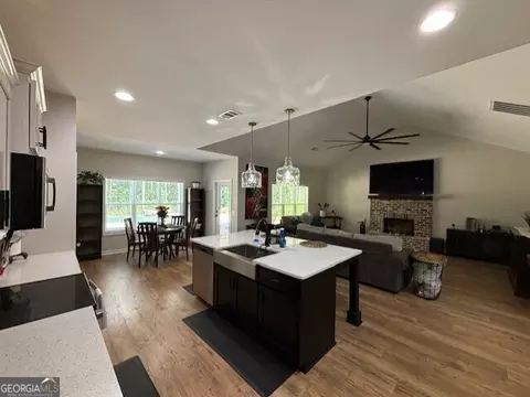 207 Millwood Ct, Lagrange, GA 30241 photo 3