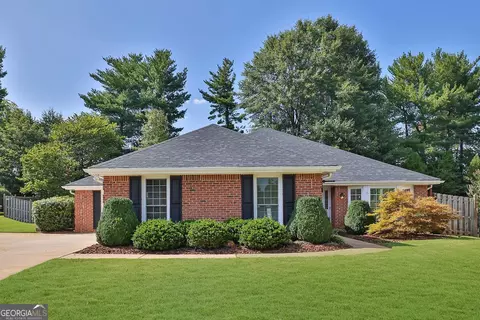 210 Stepping Stone Dr, Alpharetta, GA 30004