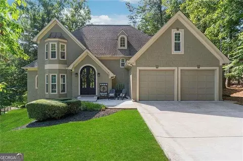 3334 Rough Creek Dr, Woodstock, GA 30189