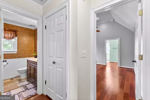 Entry Way - 121 Hudson Rd, Lagrange, GA 30240 photo 8 of 12