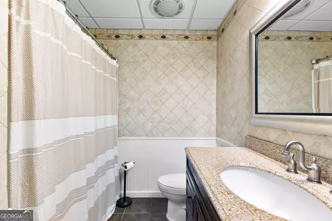 Bath - 121 Hudson Rd, Lagrange, GA 30240 photo 6 of 8