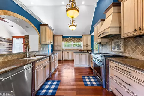 Kitchen - 121 Hudson Rd, Lagrange, GA 30240 photo 2 of 5