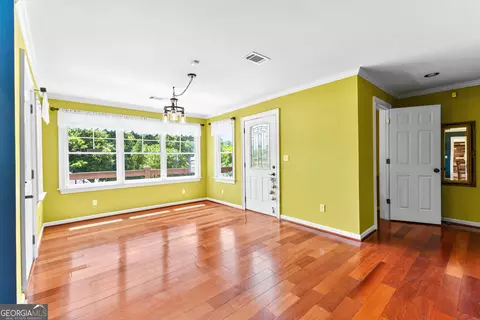 Living - 121 Hudson Rd, Lagrange, GA 30240 photo 7 of 9