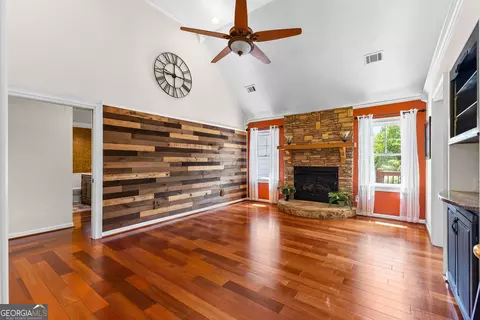 Living - 121 Hudson Rd, Lagrange, GA 30240 photo 1 of 9