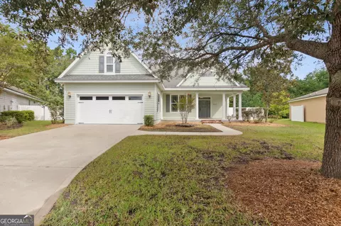 243 Waters Edge Dr, Kingsland, GA 31548