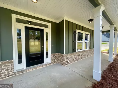 149 Strickland Loop, Forsyth, GA 31029 photo 2