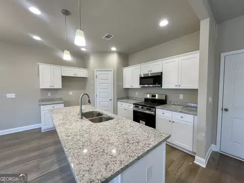 149 Strickland Loop, Forsyth, GA 31029 photo 6
