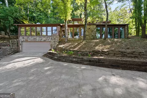 295 Azalea Dr, Roswell, GA 30075