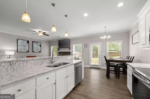 214 State St, Commerce, GA 30529 photo 13