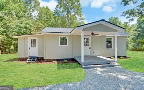 523 Brookhaven Cir, Toccoa, GA 30577