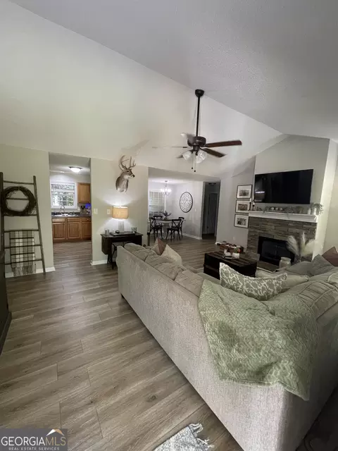 663 Wesley Dr, Jackson, GA 30233 photo 3