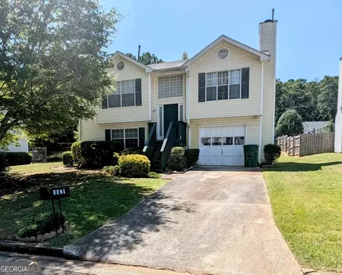 5921 Crescent Ridge Ct, Lithonia, GA 30058