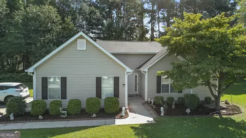 80 Dogwood Lakes Dr, Hampton, GA 30228